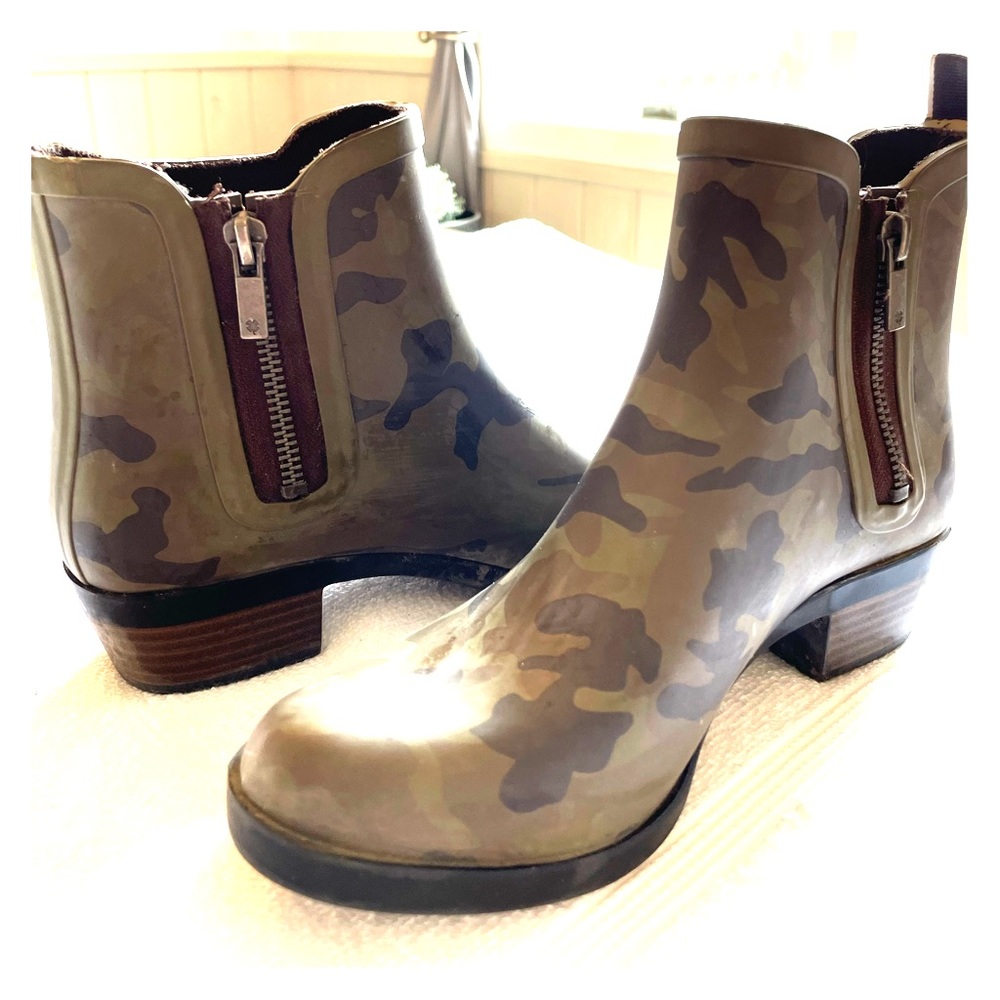 Lucky Brand rain booties